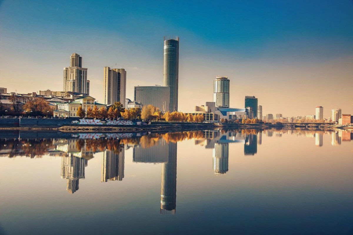 1663206093_1_mykaleidoscope_ru_p_yekaterinburg_panorama_dostoprimechatelnos_1.jpg